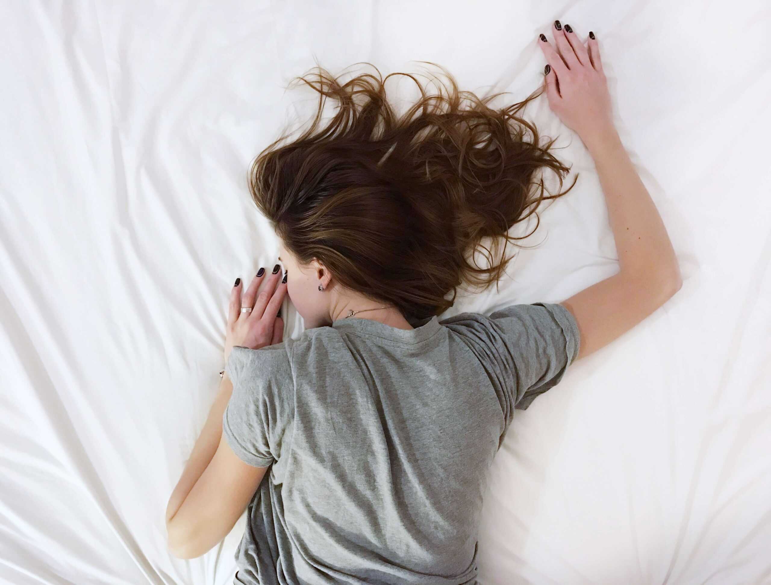 how-to-get-deeper-sleep-in-the-simplest-10-steps-living-by-maggie